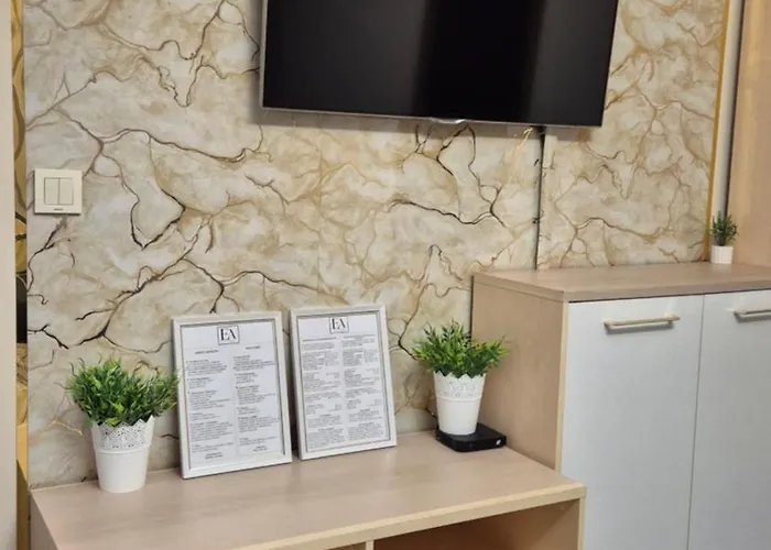 Elit - And Hill View *