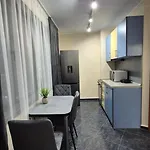 Apartment Elit - And Hill View