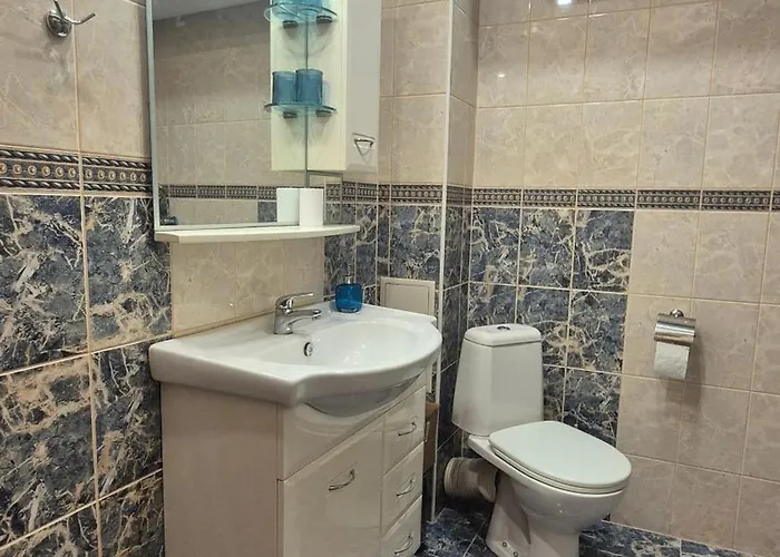 Apartment Elit - And Hill View