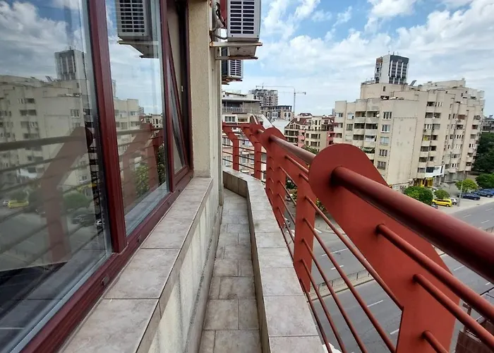 Elit - And Hill View Apartment